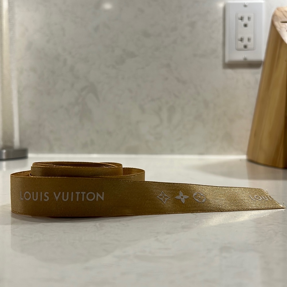 Louis Vuitton Ribbon gold